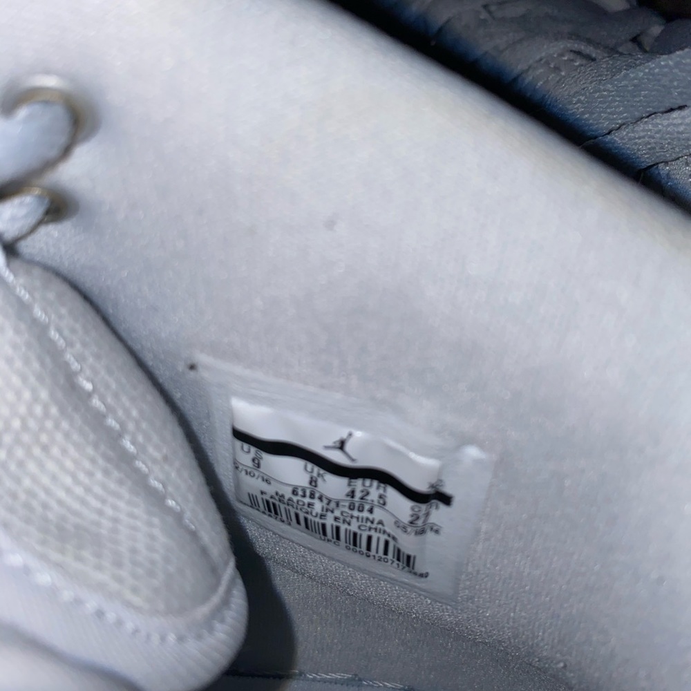 Jordan 1 Retro AJKO Pure Platinum - Picture 7 of 7